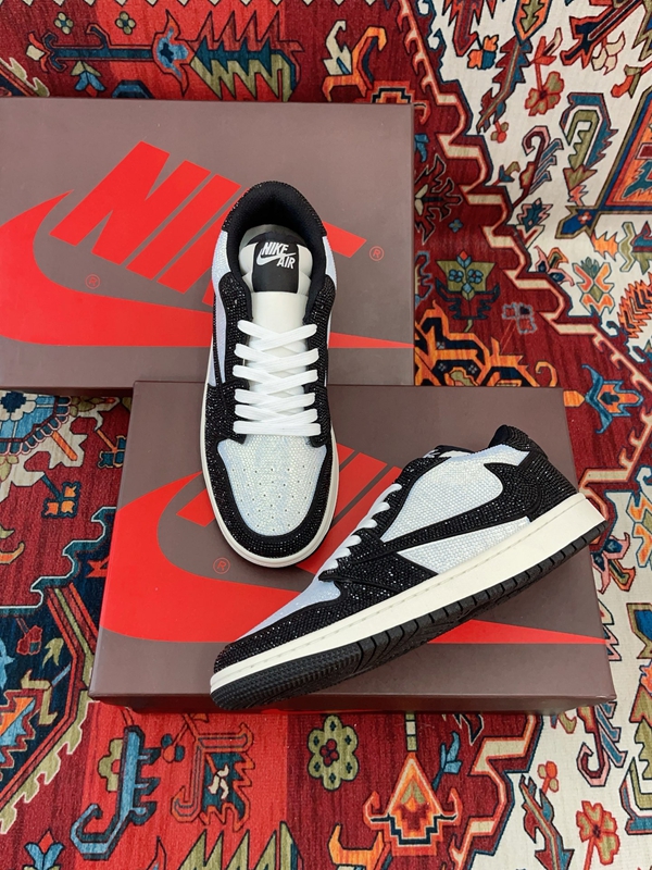 ナイキ靴正面デザイン